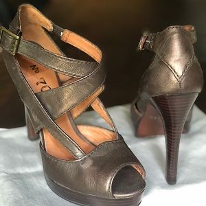 No. 704b heels in a bronze color.